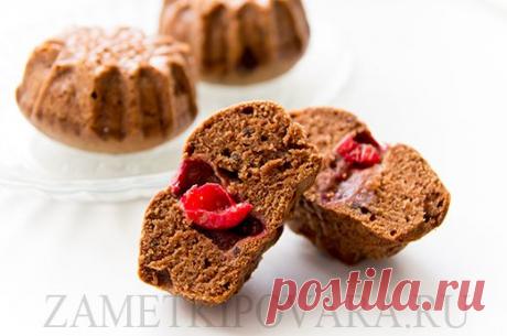 Шоколадно-ванильные кексы с клюквой.