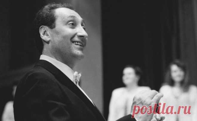 Умер создатель Московского хорового театра дирижер Борис Певзнер. В возрасте 84 лет умер дирижер, основатель и художественный руководитель Московского хорового театра Борис Певзнер, сообщили в телеграм-канале театра.