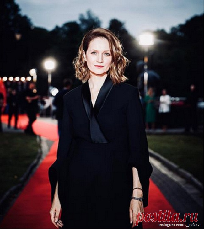 Виктория Исакова первый раз показала поклонникам лицо своей дочери | Краше Всех