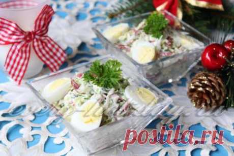 Салат из капусты с копченой колбасой и яйцом: рецепт с фото