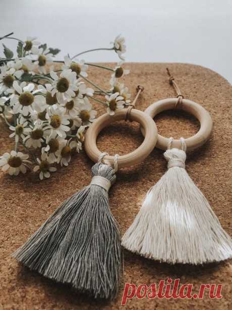 Find the perfect handmade gift, vintage & on-trend clothes, unique jewelry, and more… lots more.