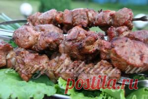 Шашлык из свинины, маринованный в красном вине