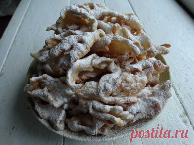 «Кош теле» - рецепт вкусного татарского лакомства всего из 3-х ингредиентов - Пир во время езды Из множества кухонь всего мира я обожаю десерты из татарской кухни (да и не только десерты)) Мне кажется, что основным продуктом там было тесто. И что-то, а тесто в татарской кухне, самое наивкуснейшее. А главное, оно не пресное и разнообразное. Назову только несколько блюд, которые известны и любимы всеми: беляши, курабье, чак-чак, кош теле. Уверена, […]