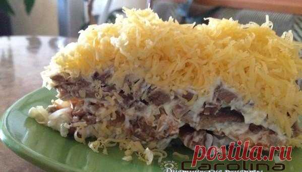 Низкокалорийный салат с курицей и грибами