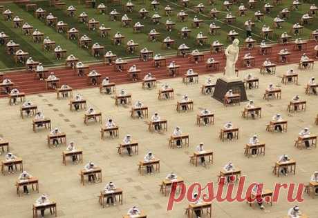 Сдача экзамена в Китае