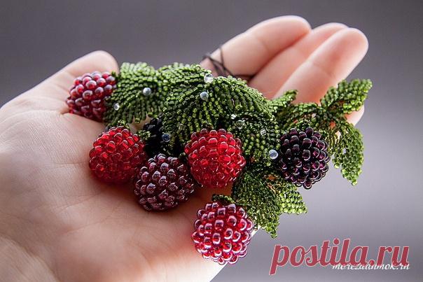 Бисероплетение для начинающих.

Малинка из бисера.
https://www.livemaster.ru/topic/378187-pletem-iz-bise..
Листик из бисера.
http://morezadumok.ru/master-klassy/master-klass-list..