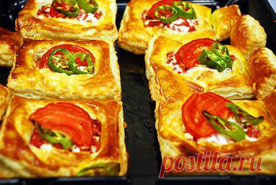 Мини пицца из слоеного теста. Очень быстро!