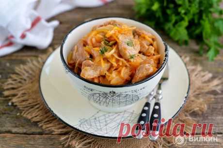 Тушеная капуста со свининой на сковороде: очень вкусный рецепт