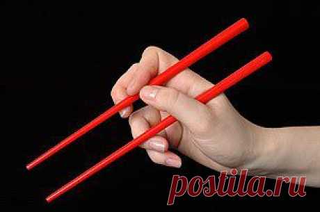 Учимся есть китайскими палочками (ФОТО+ВИДЕО)