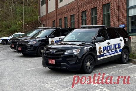 Учительница попала под суд за сексуальные отношения с 14-летним подростком. В США учительница из штата Массачусетс попала под суд за секс с подростком. Против 29-летней Денали Мерфи выдвинули обвинения по восьми пунктам статьи об изнасиловании несовершеннолетнего, лицом старше его «на 10 или более лет». Согласно судебным документам, Мерфи совратила мальчика в 2019 году, когда ему было 14 лет.