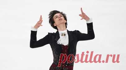 Программа Гуменника, прогресс Фроловой и присутствие Тутберидзе: главные интриги этапа Гран-при России в Красноярске. Пётр Гуменник впервые выступит перед зрителями с обновлённой короткой программой, а конкуренцию в борьбе за первое место ему составят «долгожители» Александр Самарин и Дмитрий Алиев. Анна Фролова постарается обойти Майю Хромых в соревнованиях женщин, а Александра Бойкова и Дмитрий Козловский — доказать, что они остались лидерами парного катания после перехода к Этери…