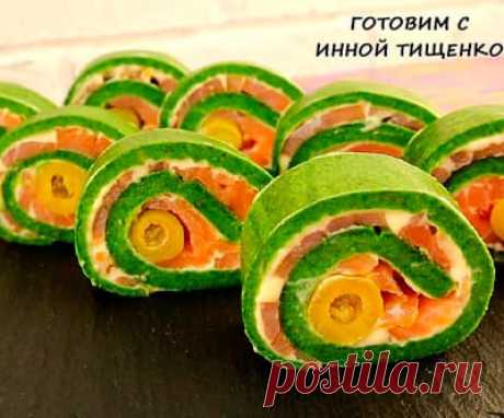 Рулет со шпинатом и красной рыбой