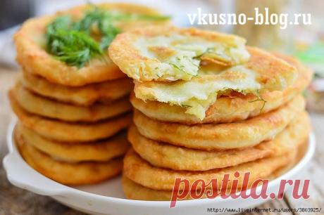 Тонкие жареные пирожки с картошкой и укропом на кефире