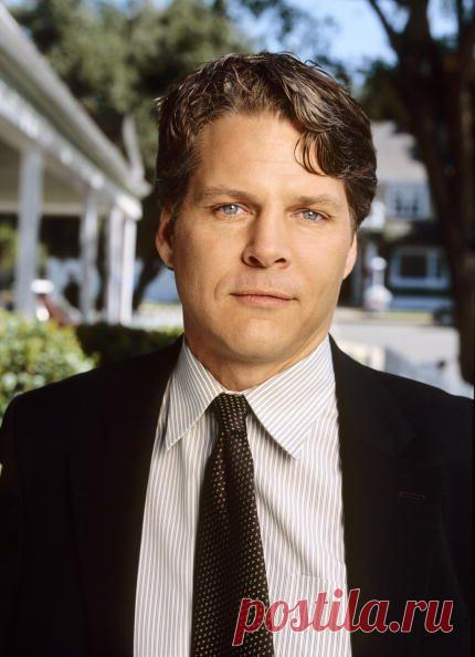 Майкл Рейли Бурк, 27 июня, 1964