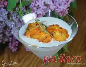 Йогуртовое мороженое с запеченными абрикосами . Ингредиенты: йогурт греческий, абрикосы консервированные, сахар Такие запеченные абрикосы можно подавать и с песочным печеньем, и со взбитыми сливками. Что касается замороженного йогурта, то это сейчас очень модная тема! Как правило, берут абсолютно нейтральный йогурт и к нему добавляют фрукты, ягоды, шоколад — кто что любит. Такое мороженое можно приготовить и с запеченными сливами, и с персиками, я думаю, что очень вкусно б...