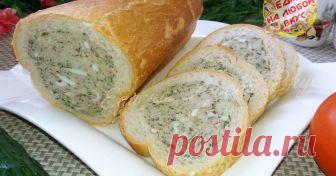 Закуска на пикник, без возни Автор рецепта Еда на любой вкус Закуска на пикник, без возни - пошаговый рецепт с фото. На природу или работу удобно брать с собой фаршированный батон. Готовится такая закуска просто и без особых усилий. Смотрится оригинально на праздничном столе: сытно, вкусно и просто! Начинку можно отрегулировать под свой вкус.