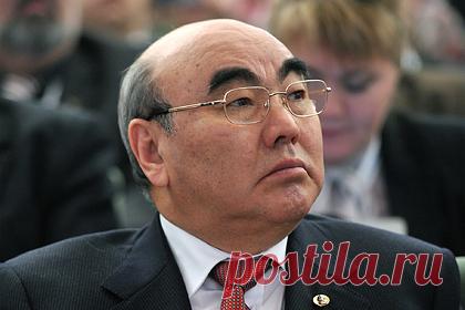 Бывшему президенту Киргизии предъявили новое обвинение по делу «Кумтора». В Государственном комитете национальной безопасности Киргизии сообщили, что бывшему президенту республики Аскару Акаеву предъявили новое обвинение. Отмечается, что оно касается соглашения с компанией «Камеко» в 1992 году и реструктуризации проекта месторождения «Кумтор» в 2003 году.