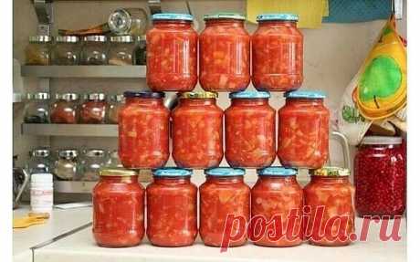 ЗАГОТОВКИ - 10 ЛЮБИМЫХ РЕЦЕПТОВ

1. Салат «Чехарда»

Продукты: Укладывать по слоям в казан или большую кастрюлю.
На дно налить 2 стакана растительного масла.

· 1 кг лука репчатого, порезать кольцами.
· 1 кг помидор, целыми, обрезать «попки».
· 1 кг сладкого перца, удалить семена, целыми,
· 1 кг баклажан, убрать хвостики, целыми, лучше брать по мельче.
· 1 кг моркови, тертой на крупной терке.

Сверху на эту красоту рассыпать 2 ст.ложки соли и 2 ст.ложки сахара, вложить чес...