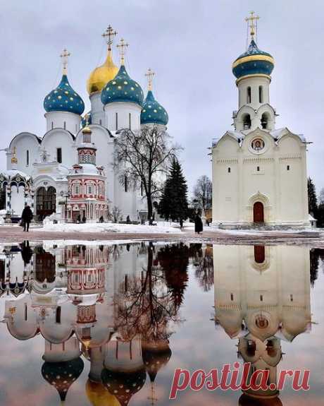 А Вы знали, что в Сергиевом Посаде находится самый большой действующий колокол? ⠀
⠀
Но не только ради колокола стоит посетить этот старинный город... ⠀
⠀
Свято-Троицкая Сергиева Лавра ⠀
Показать полностью…