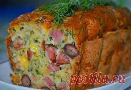 Мясной кекс
Ингредиенты:
копченое мясо (колбаса) — 350 г
фасоль отварная (или можно из банки в с/с) — 400 г
сыр — 100 г
сметана — 100 г
майонез — 100 г
яйца — 3 шт.
мука — 1 ст.
сода гашеная — 1 ч.л.
зелень
Приготовление:
Мясо и сыр порезать кубиком, смешать с фасолью и зеленью.
Взбить яйца со сметаной и майонезом венчиком, добавить соду и муку.
Все перемешать.
Выложить в форму, выпекать примерно 30-40 минут при температуре 180 градусов.