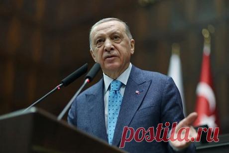 Эрдоган пообещал «шокирующее» Швецию решение по членству Финляндии в НАТО. Президент Турции Реджеп Тайип Эрдоган заявил, что Анкара может принять решение по членству Финляндии в НАТО, которое «шокирует» Швецию. По словам турецкого лидера, при необходимости Анкара может «послать иной месседж касательно Финляндии, если она не повторит тех же ошибок», как Швеция с инцидентами с сожжением Корана.