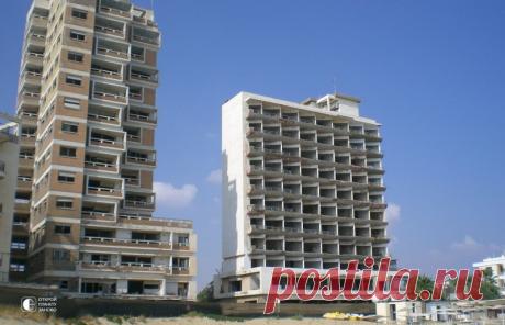 Вароша - город призрак Вароша (греч. Βαρώσια, тур. Maraş) — квартал в городе Фамагуста на Кипре. До турецкого вторжения он был популярным туристическим местом, а затем стал «городом-призраком».В 1970-х годах Фамагуста была основным туристическом центром на Кипре. В связи с растущим числом туристов в городе было...