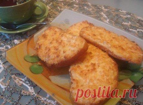 Предлагаю попробовать приготовить вкусные и хрустящие тартинки "Популярные".  
Название придумалось само и прочно закрепилось за этим рецептом, т.к. очень часто готовлю и для домашних,и для гостей.Приготовьте все необходимые продукты:батон нарезной3 плавленных сырка2 варёных я…