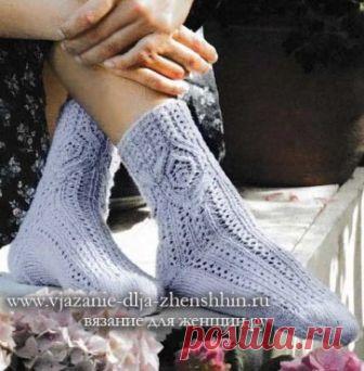 Красивые носки спицами схемы и описание узора