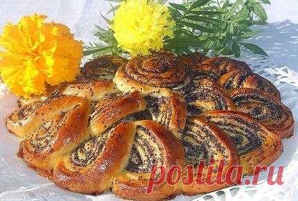 Очень эффектный пирог-рулет с маком, да еще и вкусный!

Ингредиенты:
- 500 гр муки пшеничной
- 1 яйцо куриное 
Показать полностью…