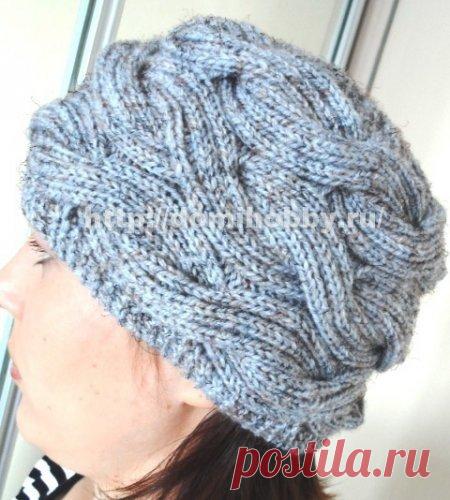 Оригинальная красивая шапочка спицами.