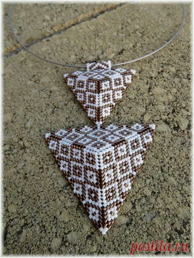 (63) Triangle, beads | Треугольники