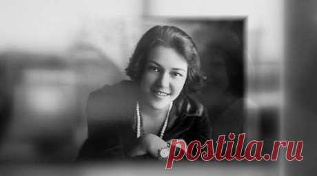 1944 год. На клочке бумаги она написала: «Не отрекаются любя». Печальная история шедевра, о которой не все знают
Строчки стихотворения «Не отрекаются любя» стали известными на всю страну благодаря одноименной песне Пугачевой. Но мало кто знает, что написаны они были в 1944 году во время войны. Их автор – врач отделения нейрохирургии Вероника Тушнова. Молодая женщина была невероятно талантлива....
Читай дальше на сайте. Жми подробнее ➡