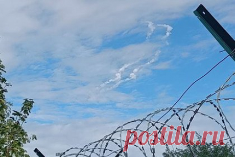 ПВО отразила атаку ВСУ на Белгород. В Белгороде система противовоздушной обороны смогла отразить атаку Вооруженных сил Украины (ВСУ). По данным канала, ПВО уничтожили не менее восьми целей. Удар наносился со стороны Волчанска, уточняется в сообщении. 12 сентября жители Белгорода также сообщили о работе системы ПВО.
