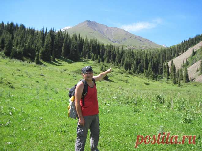 Вон там, за перевалом, озеро Кёль-Тор. Голубенькое такое блюдечко с зелёненькой каёмочкой.