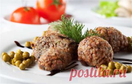 Гречневые котлеты – отличный способ полюбить гречку | Краше Всех О пользе гречки знают все, но не всем она нравится, особенно это касается детей.Но поверьте, гречневые котлеты будут уплетать все, ведь это очень вкусно.Гречка должна быть в рационе каждого человека, поэтому, если ваши близкие не любят гречневую кашу, приготовьте им гречневые котлеты, которые уж точно им понравятся.Гречневые котлеты – основные принципы приготовленияГречневую крупу моют до прозрачной воды и ва...