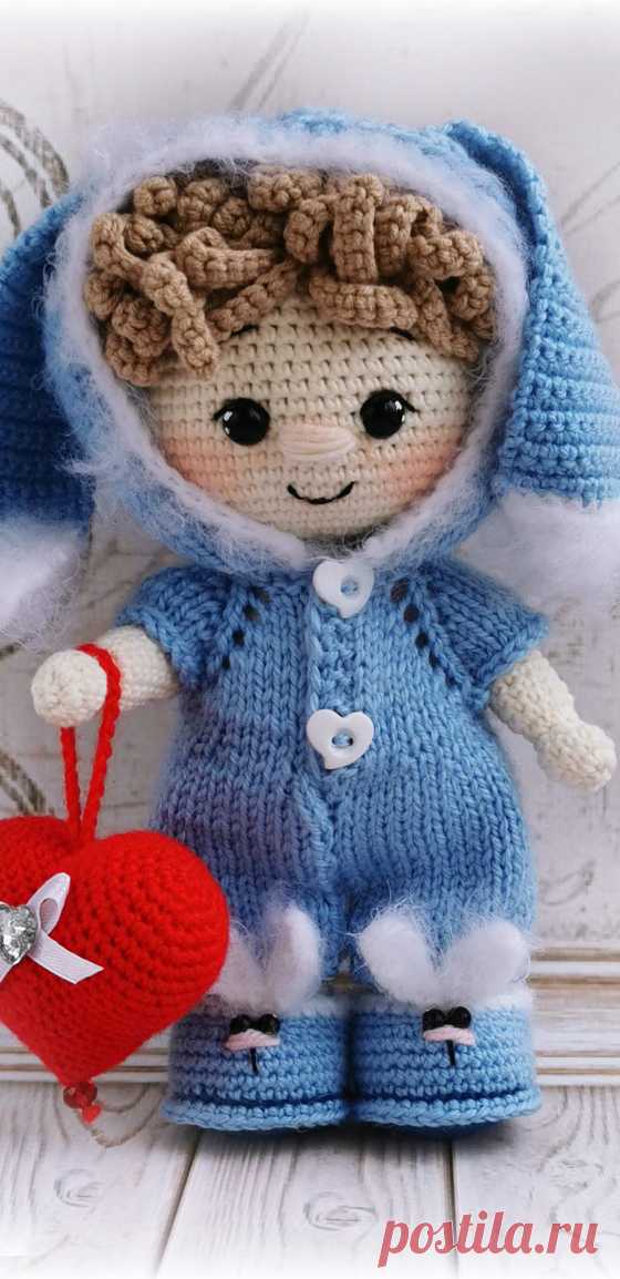 PDF Пупс малыш в костюме зайки крючком. FREE crochet pattern; Аmigurumi doll patterns. Амигуруми схемы и описания на русском. Вязаные игрушки и поделки своими руками #amimore - кукла, пупс, куколка, мальчик.