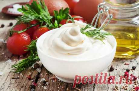 4 рецепта домашнего майонеза, который вкуснее магазинного - Будет вкусно - 15 октября - 43551044145 - Медиаплатформа МирТесен Неопытных кулинаров домашний майонез может даже немного пугать. Процесс кажется трудоемким, полным неприятных сюрпризов и требующим каких-то особых навыков. Но стоит однажды попробовать, и мнение кардинально меняется, так как сделать майонез, оказывается, очень просто. А еще на собственной кухне - 15 октября - 43551044145 - Медиаплатформа МирТесен