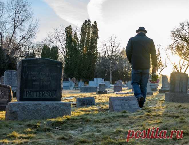 Учёные выяснили почему люди быстро уходят в мир иной после похорон своих родственников. | TABOO Искатели ПАРАНОРМАЛЬНОГО | Дзен