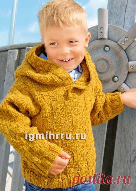 Для мальчика 1-6 лет. Теплый пуловер с простым рельефным узором и капюшоном. Вязание спицами для мальчиков со схемами и описанием