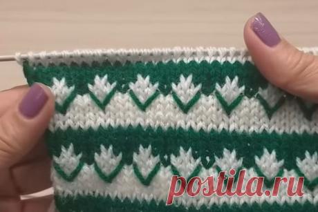 Как связать красивый двухцветный узор Все-таки зима - время красивых узоров! Когда еще, как ни прохладное время года, носить симпатичные вязаные вещи, мастерски выполненные?
Сегодня в копилку - весьма и весьма симпатичный вариант двухцветного узорчика спицами, способного здорово разнообразить ваши работы.