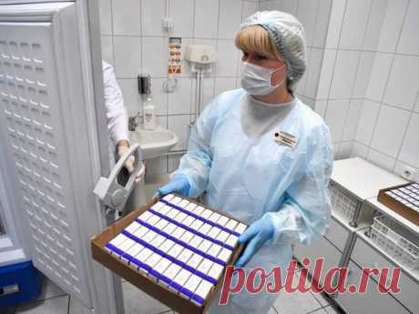 Иммунолог назвал "подводные камни" российской вакцины от коронавируса - МК