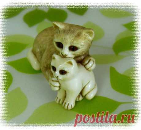 Японские нэцке и окимоно. Нэцкэ из слоновой кости Кошка с котенком, 1950-е гг.. Aoyama Do®, японский интернет-магазин.