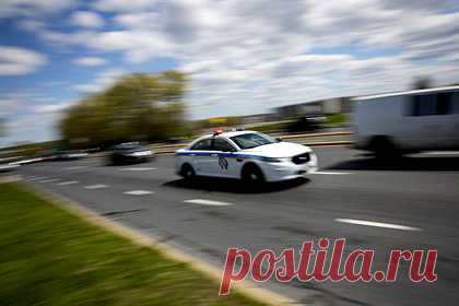 Мужчина признался в убийстве беременной девушки во время трансляции в Facebook. Житель американского штата Мэриленд 44-летний Раджаи Блэк признался в убийстве бросившей его беременной девушки. О содеянном он рассказал во время трансляции в Facebook. После этого он расстрелял свою бывшую супругу, которая, по его мнению, была виновата в произошедшем.