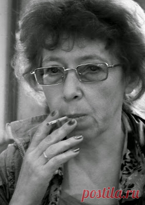 Женщина за…
