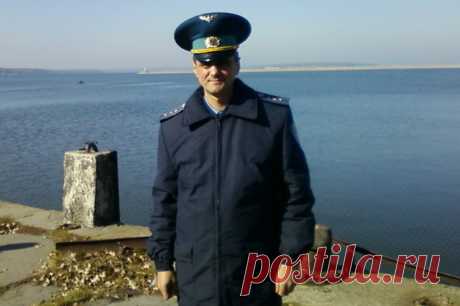 Обучали за границей. Боевик ВСУ, мучивший пленных, убит ракетой в Купянске. По данным Telegram-каналов, боевик ВСУ Роман Янушев был причастен к военным преступлениям в составе спецназа ГУР МО Украины «Кракен» в Харьковской области.