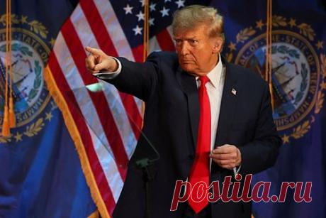 Трамп обвинил своего конкурента в желании устраивать войны. Бывший президент США Дональд Трамп обвинил своего конкурента в борьбе за право баллотироваться от Республиканской партии — бывшего представителя Соединенных Штатов при ООН и экс-губернатора Южной Каролины Никки Хейли в желании все время устраивать войны. Политик пообещал изгнать «поджигателей войны» из США.