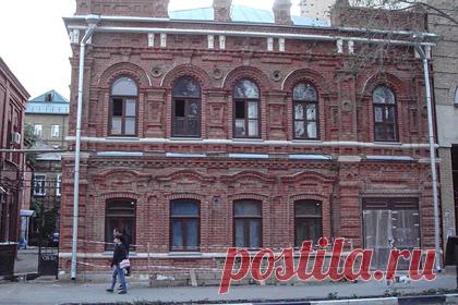 В Самаре состоится открытие первого в России отделения ретро-почты. В историческом здании Самары в сентябре 2021 года откроют первое в России отделение ретро-почты. Речь идет о доме купца Иванова, построенном в XIX веке. Он расположен на улице Молодогвардейской. Отмечается, что на данный момент здание находится на стадии завершения реставрации.