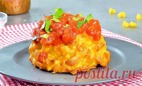 Шарики из макарон с говяжьим фаршем и сыром в духовке