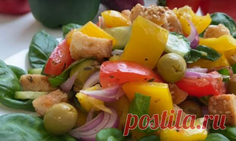 Популярный салат «Панцанелла»
Этот салат подают в Италии в летнее время. В нем прекрасно сочетаются овощи и свежий хлеб. Он получается довольно сытным и может отлично заменить основной прием пищи. Салат простой в приготовлении, очень аппетитный и вкусный. Необходимые продукты 400 грамм помидоров 200 грамм огурцов 150 грамм болгарского перца 100 салатного лука 50 грамм базилика 150 грамм белого […]
Читай дальше на сайте. Жми подробнее ➡