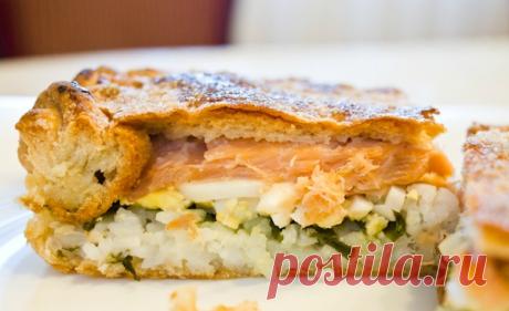 Умопомрачительно вкусный рыбный пирог с яйцом и рисом из слоеного теста Восхитительный, воздушный, сочный, ароматный пирог с рыбой и рисом станет настоящим произведением искусства на каждом столе, приятно удивит и порадует ваших домочадцев, идеально по